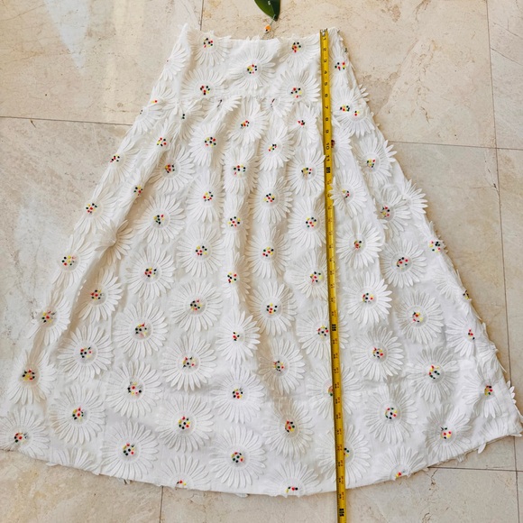 Farm Rio White Daisy 3D Floral Midi Skirt size XS - Picture 9 of 16